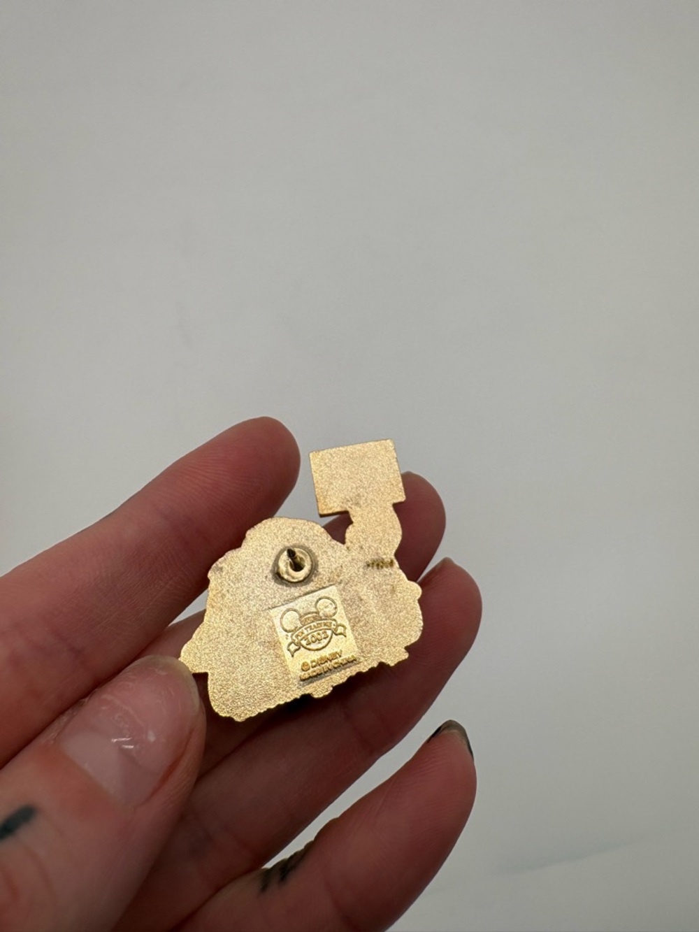 Disneyland Official Grumpy Pin - Picture 4 of 4